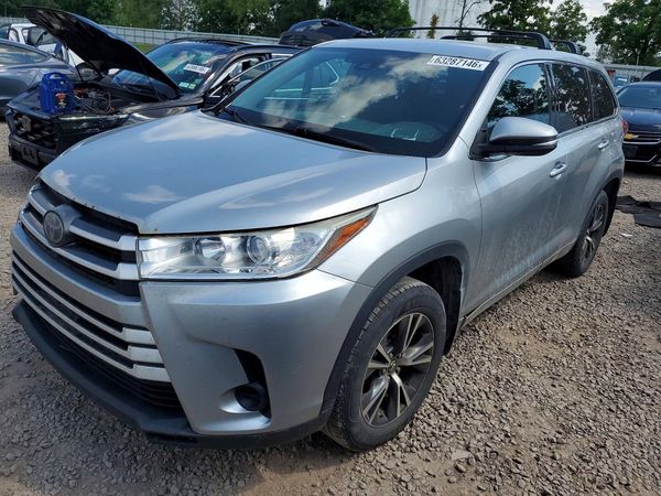 2017 TOYOTA HIGHLANDER LE/LE Plus