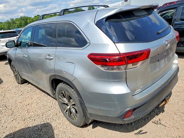 2017 TOYOTA HIGHLANDER LE/LE Plus