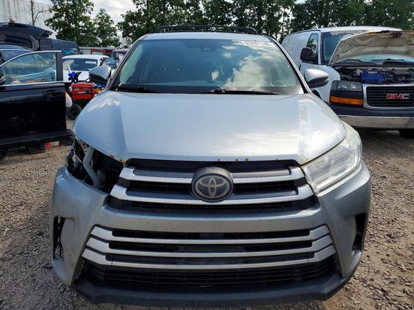 2017 TOYOTA HIGHLANDER LE/LE Plus