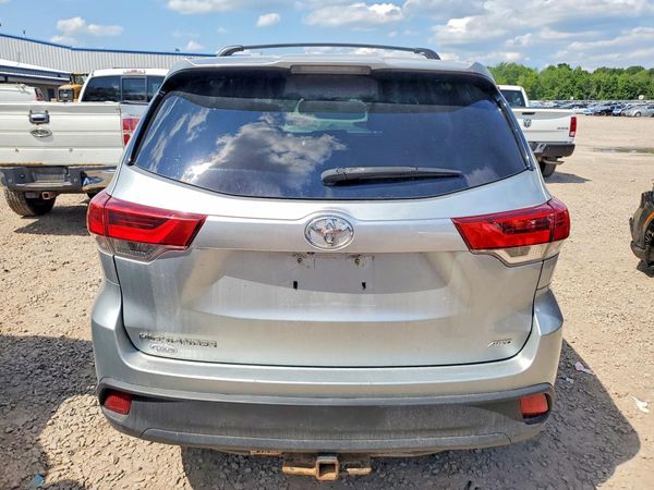 2017 TOYOTA HIGHLANDER LE/LE Plus