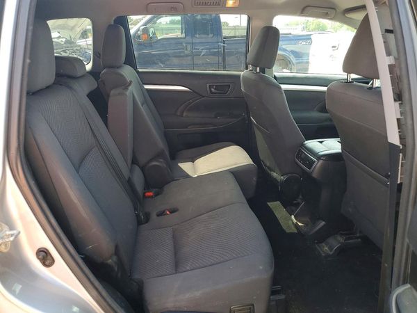 2017 TOYOTA HIGHLANDER LE/LE Plus