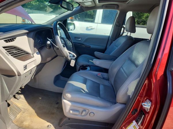 2018 TOYOTA SIENNA