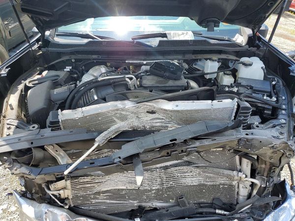 2025 CHEVROLET SILVERADO LT — Engine bay