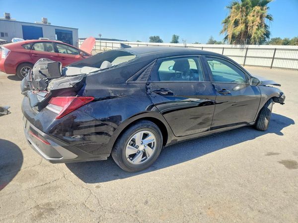 2024 HYUNDAI ELANTRA
