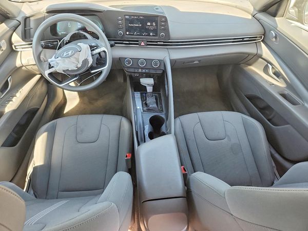 2024 HYUNDAI ELANTRA