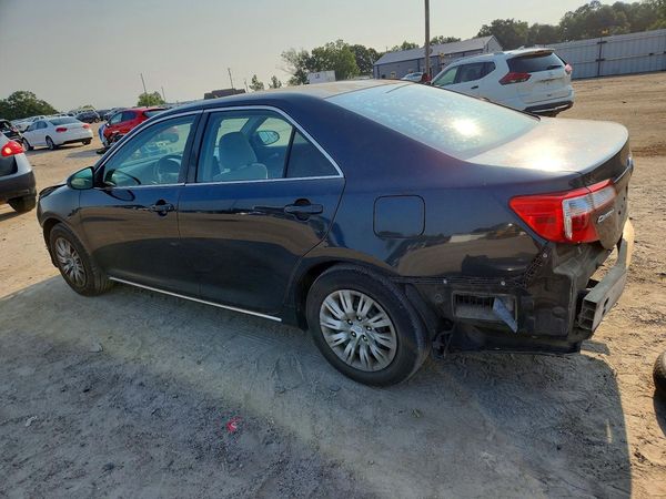 2014 TOYOTA CAMRY