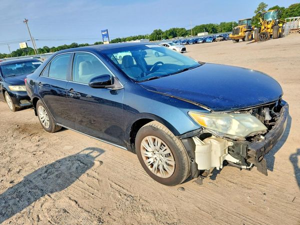 2014 TOYOTA CAMRY