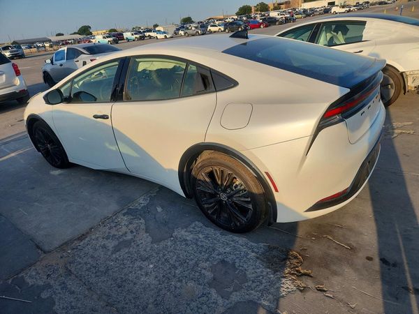 2025 TOYOTA PRIUS