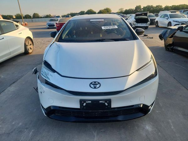 2025 TOYOTA PRIUS