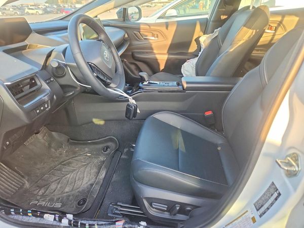 2025 TOYOTA PRIUS