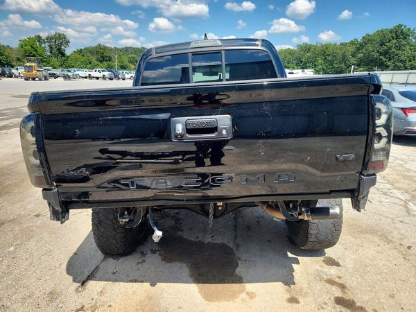 2016 TOYOTA TACOMA