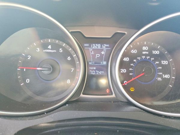 2015 HYUNDAI VELOSTER GLS(Middle)