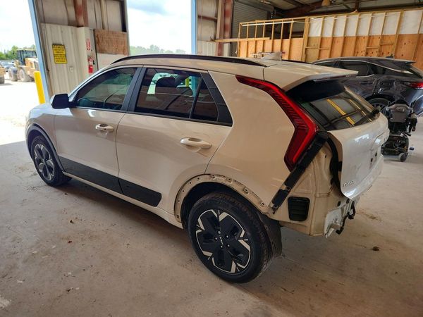 2024 KIA NIRO Wind