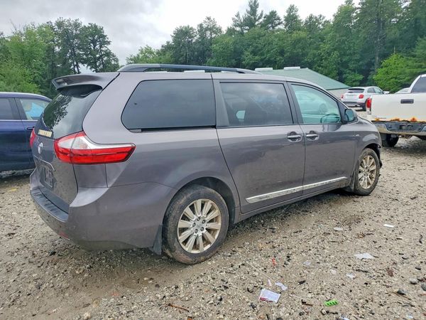 2017 TOYOTA SIENNA