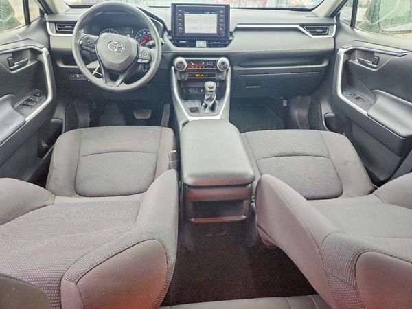 2019 TOYOTA RAV4 LE