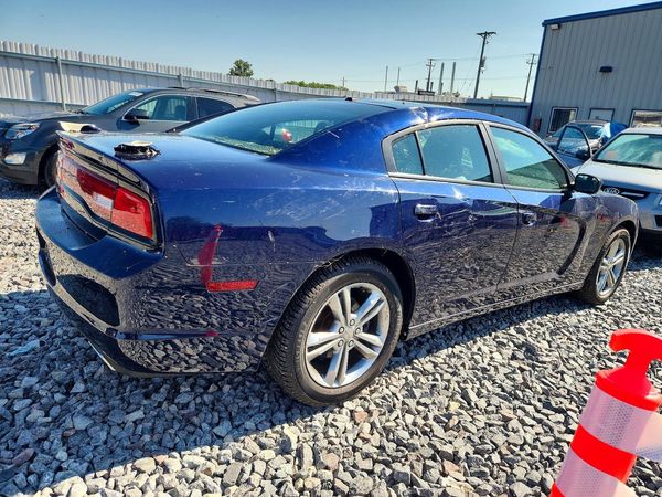2013 DODGE CHARGER SXT