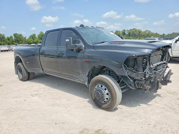 2026 RAM 3500 LARAMIE CREW CAB 4X4