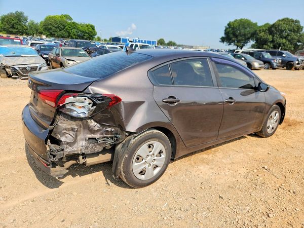 2017 KIA FORTE