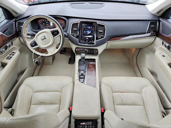 2016 VOLVO XC90