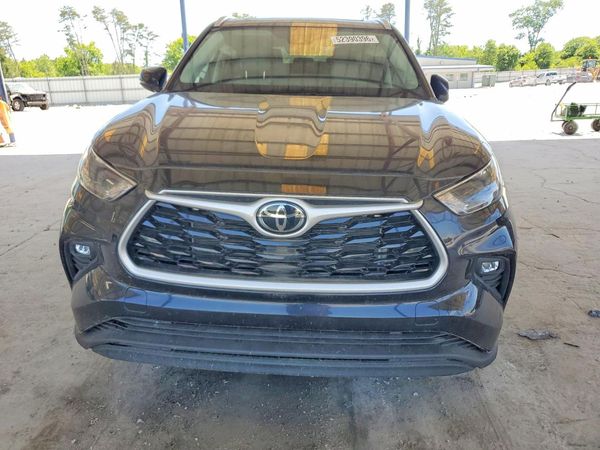 2022 TOYOTA HIGHLANDER