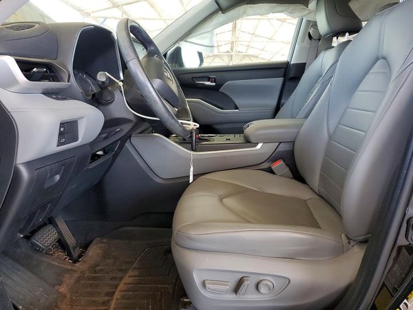 2022 TOYOTA HIGHLANDER