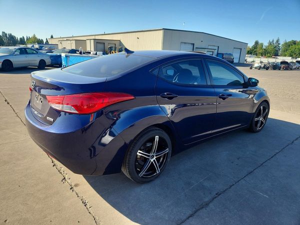 2013 HYUNDAI ELANTRA