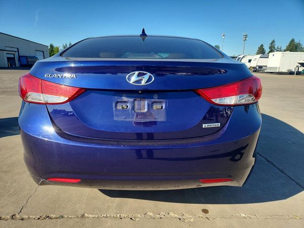 2013 HYUNDAI ELANTRA