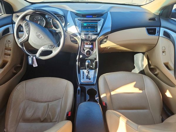2013 HYUNDAI ELANTRA
