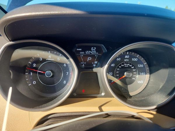 2013 HYUNDAI ELANTRA