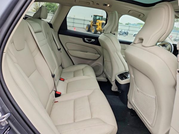 2020 VOLVO XC60 Inscription