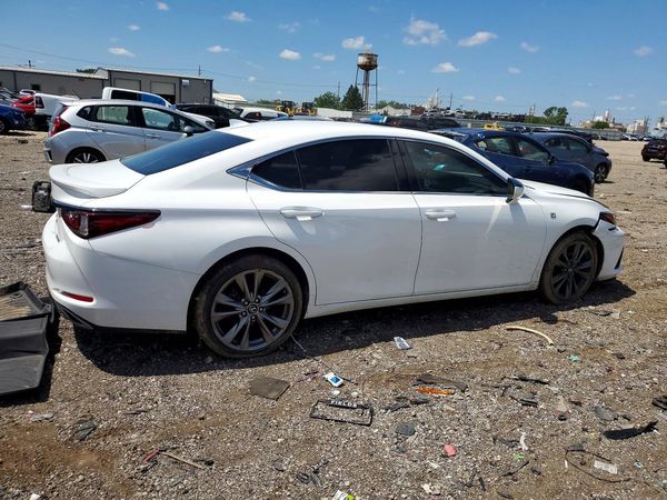 2019 LEXUS ES