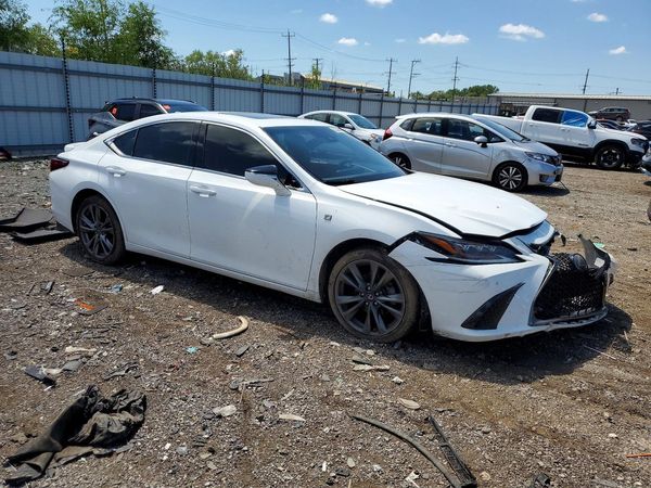 2019 LEXUS ES