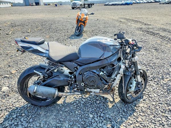2025 SUZUKI GSXR600