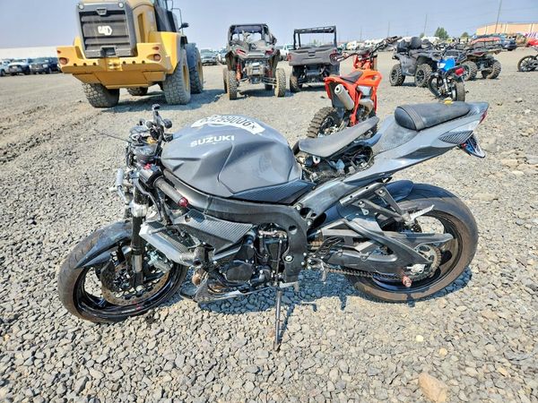 2025 SUZUKI GSXR600