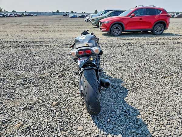 2025 SUZUKI GSXR600
