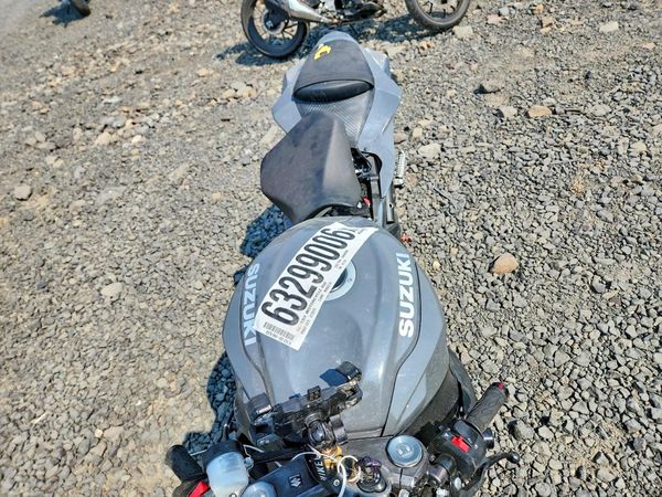 2025 SUZUKI GSXR600