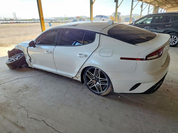 2022 KIA STINGER