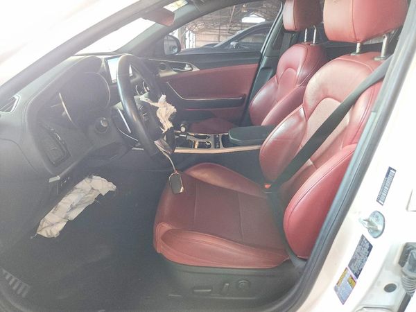 2022 KIA STINGER