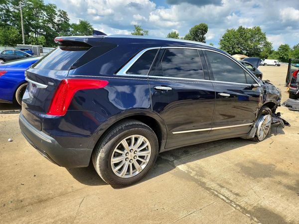 2017 CADILLAC XT5 Base