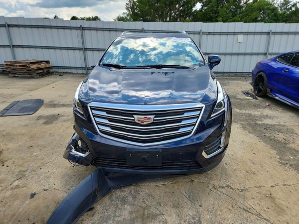 2017 CADILLAC XT5 Base