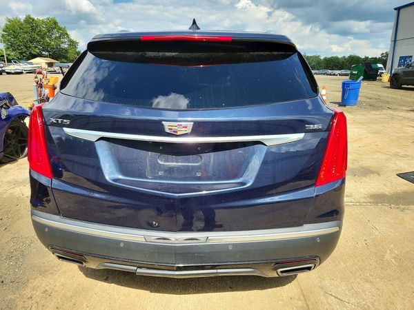 2017 CADILLAC XT5 Base