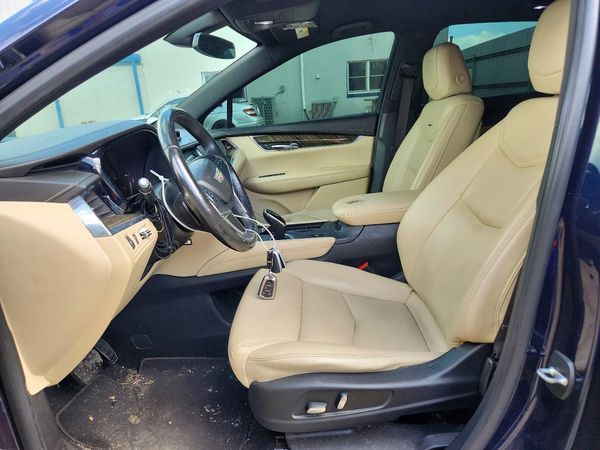 2017 CADILLAC XT5 Base