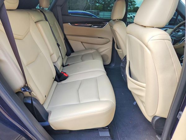 2017 CADILLAC XT5 Base