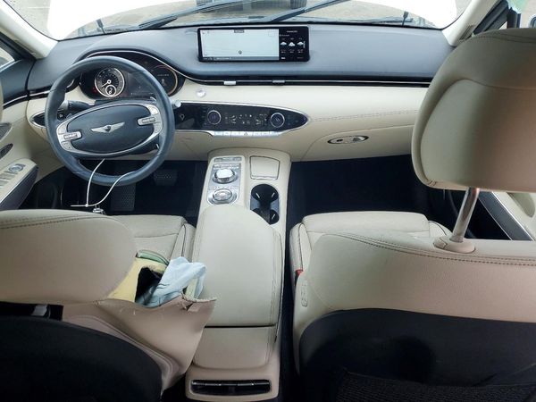 2023 GENESIS GV70