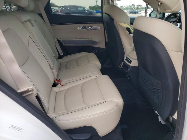 2023 GENESIS GV70