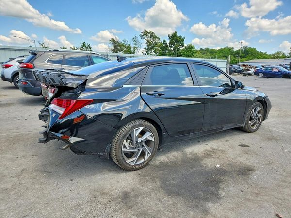 2024 HYUNDAI ELANTRA SEL w/ Convenience Pkg