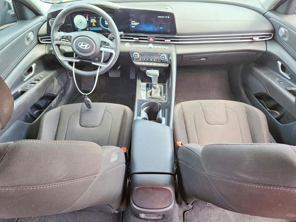 2024 HYUNDAI ELANTRA SEL w/ Convenience Pkg