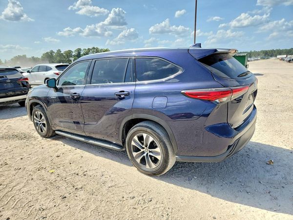 2020 TOYOTA HIGHLANDER XLE