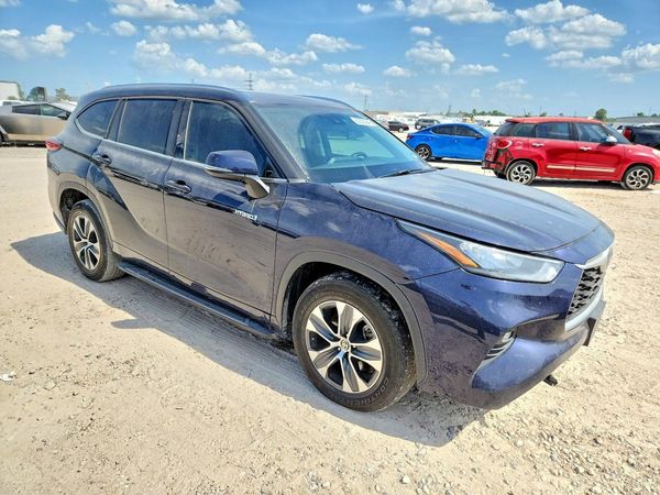 2020 TOYOTA HIGHLANDER XLE