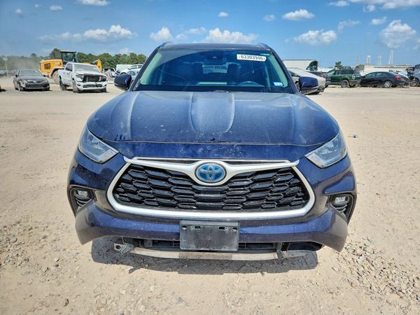 2020 TOYOTA HIGHLANDER XLE